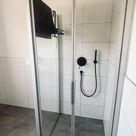 Gartenapartment -neu, Seenah Woerthersee 2 アパート *