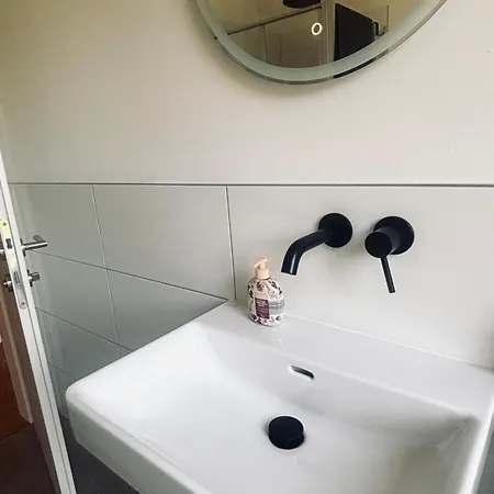 Gartenapartment -neu, Seenah Woerthersee 2 アパート